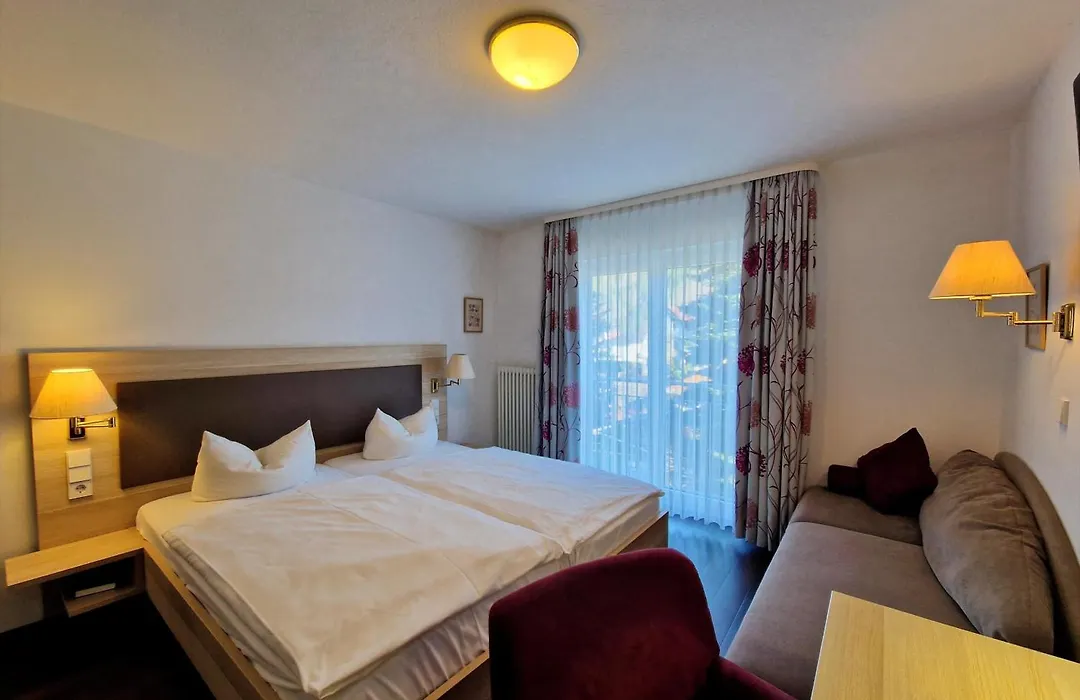 Blume Hausach I Hotel&Restaurant-1